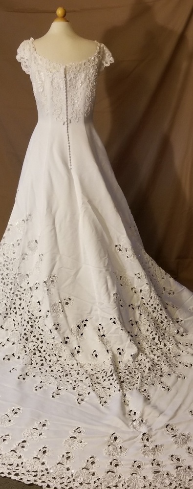 Oleg Cassini Hawaiian Style Wedding Dress